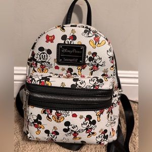 LOUNGFLY DISNEYPARKS MICKEY AND MINNIE BACKPACK